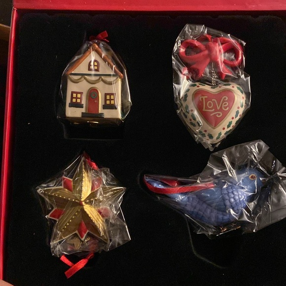 🎄Our Christmas together 2001 Hallmark box ornaments NIB 🎄 - Picture 10 of 13